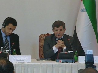 Davutoğlu: "Çin'deki Gelişmeleri Yakından Takip Ediyoruz"