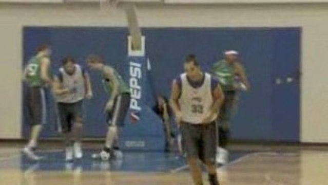 Dwight Howard talks to about Vince Carter and a possible ret