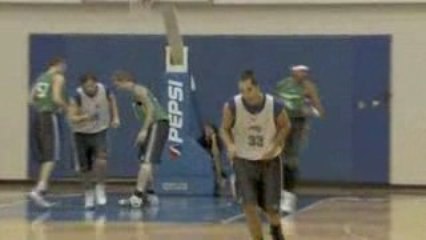 Dwight Howard talks to about Vince Carter and a possible ret