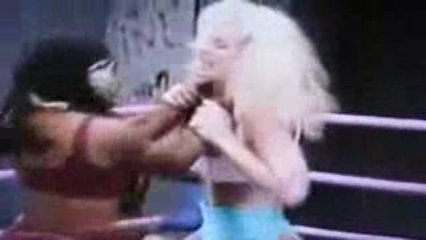 California Doll vs Manna The Headhunter (GLOW Wrestling)