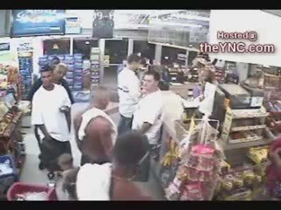 2 fouteurs de merde se font éclatés dans un magasin