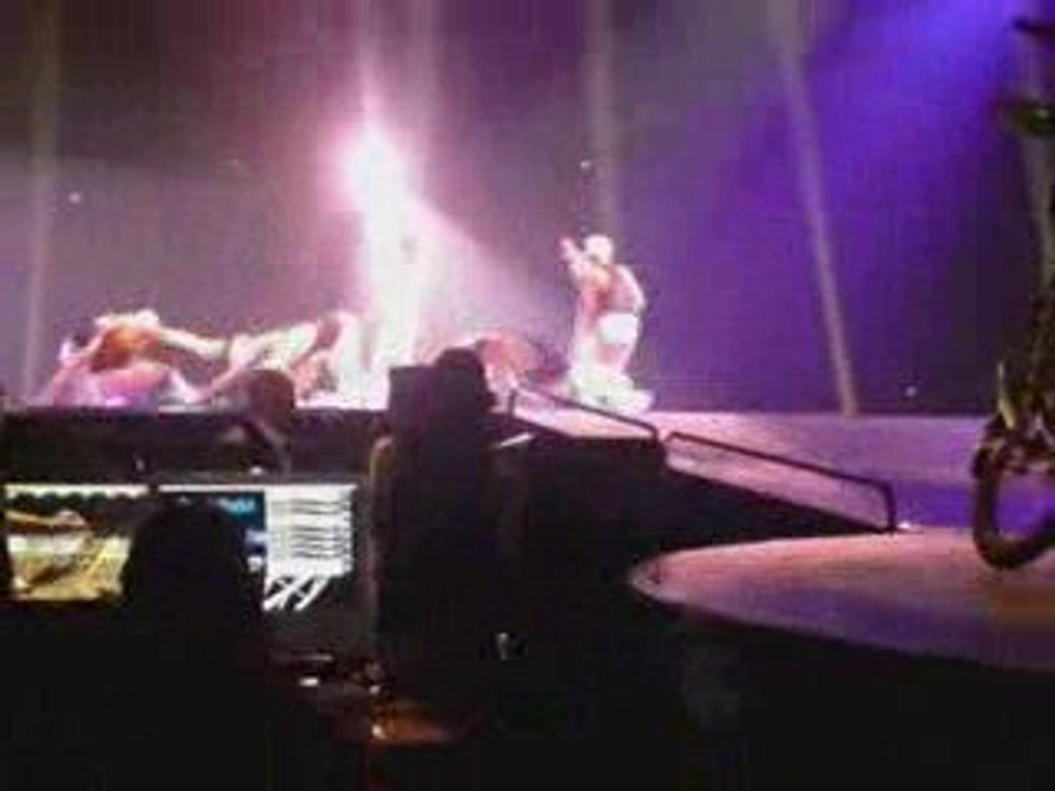 Britney Spears le 4 Juillet 2009 Bercy !!!