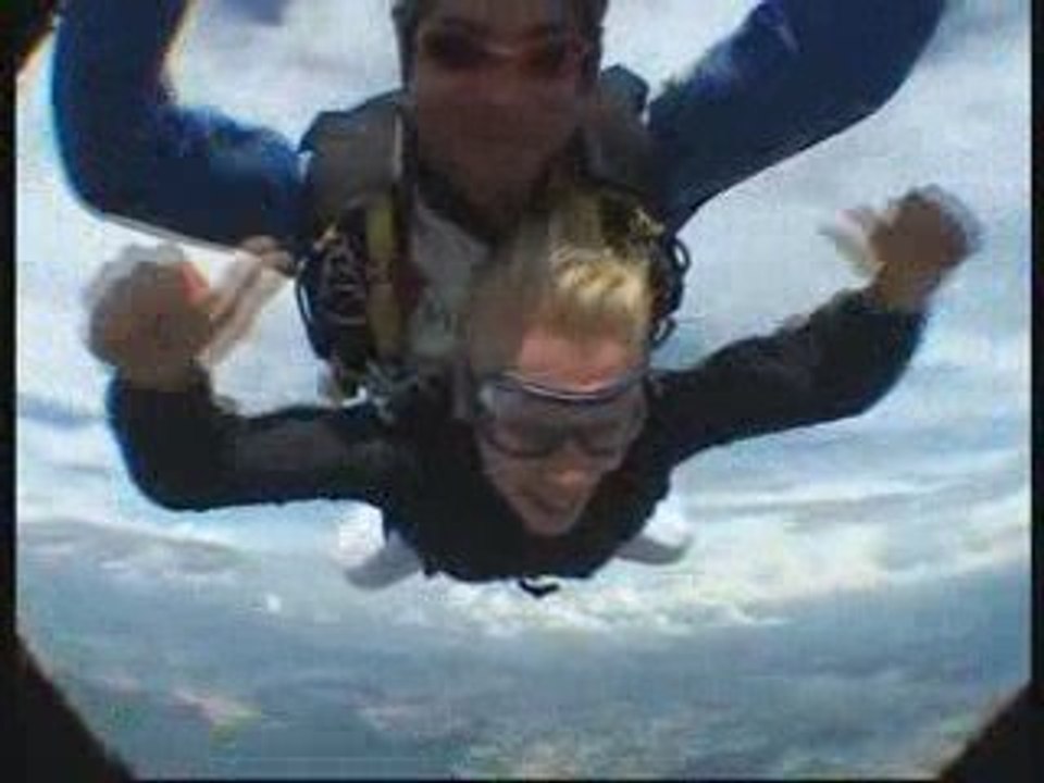 Jess saute en parachute