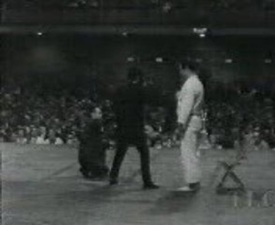 One inch par Bruce Lee