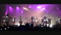 AKB48 - Sakura no Hanabiratachi live un Paris