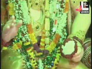 Sonu Niigaam celebrating Ganeshutsav