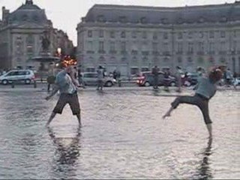 Sur le miroir d'eau
