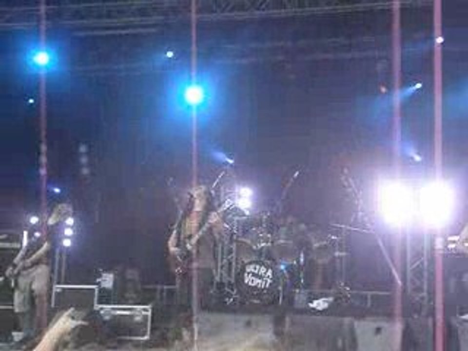 ultra vomit (calogira) live a la bathie 04/07/09