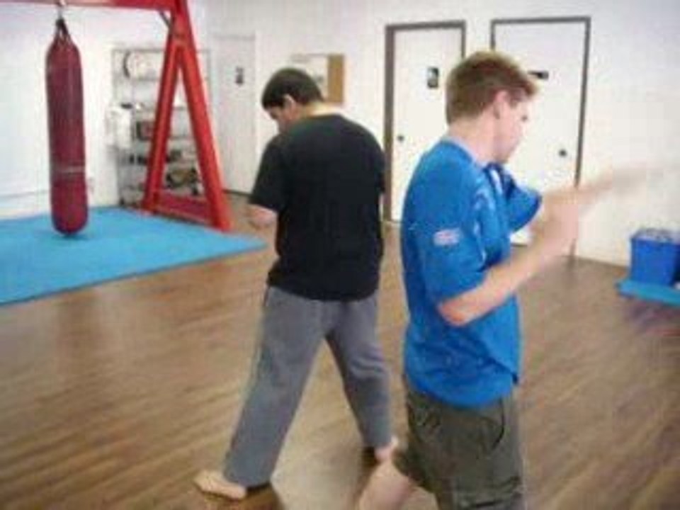 Donnie B. - Old Style Muay Thai Knee Defense