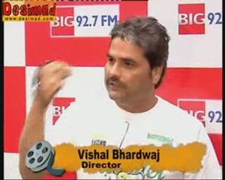 Shahid Kapoor Promotes Kaminey with 92.7 Big FM