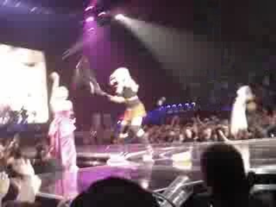 Madonna, She's Not Me, Paris Bercy, 9 Juillet 2009