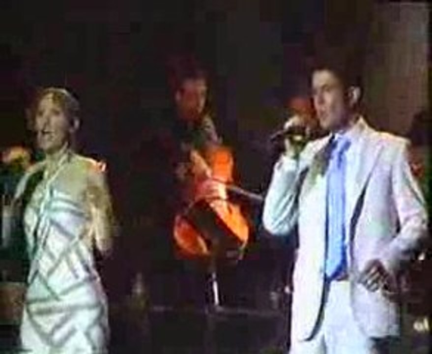 Keremcem & Seden Gürel - Aşk Herşeye Değer (Harbiye Konseri)