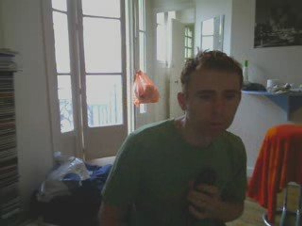 Wiwi égratigne "fly away" de Lenny Kravitz