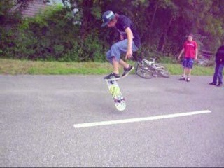 varial flip and kick flip