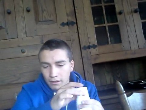 jeu avec des verres en plastiques