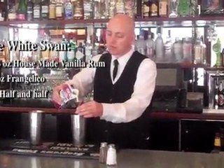 Becoming The Swan - White Swan Cocktail - Featurette Becoming The Swan - White Swan Cocktail (Anglais)