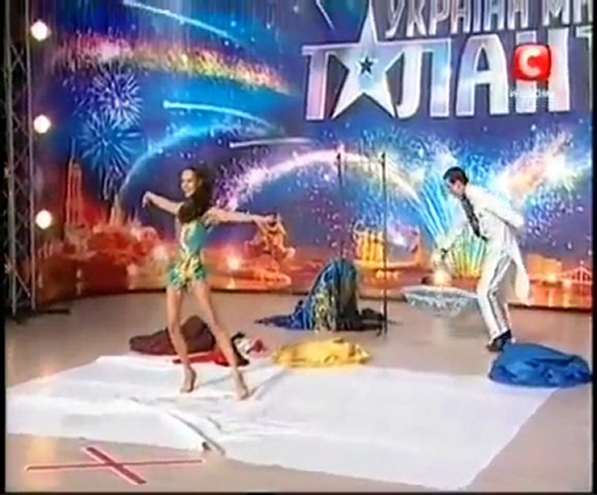 DUO ANRI-quick change-presents- Art agency Valentino