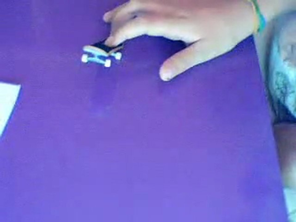 cours n°1 ollie en finger skate