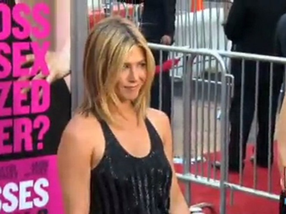 Jennifer Aniston - "Horrible Bosses" Premiere - E! News