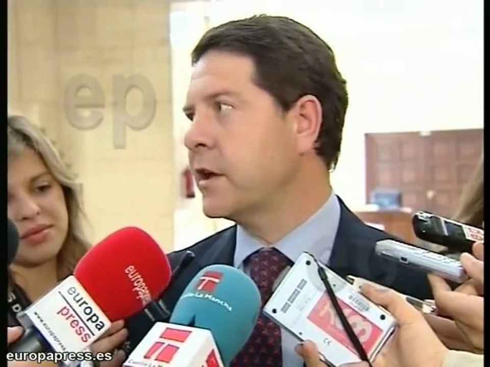 "Ellos ganan las encuestas, nosotros las urnas"