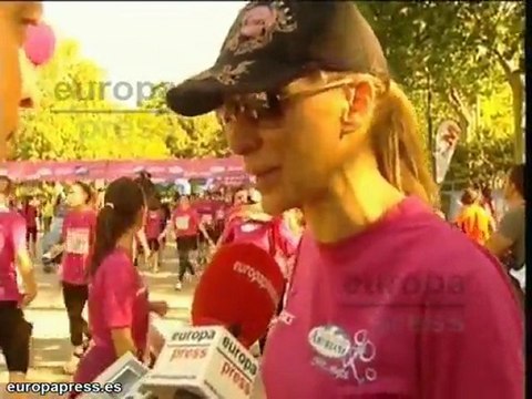 'Marea rosa' de solidaridad contra el cáncer