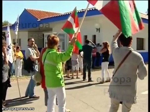 Excarcelan a dos presos históricos de ETA