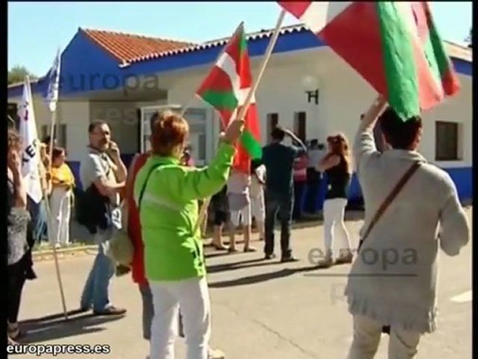 Excarcelan a dos presos históricos de ETA