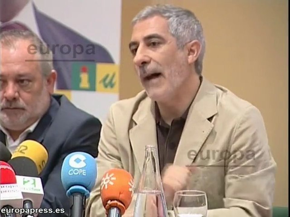 Llamazares llama "tirano" a Strauss-Kahn tras su detención