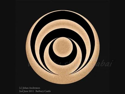 Crop circle - 2Juillet 2011 - Barbury Castle, Wroughton, Wiltshire