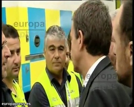 Zapatero visita los destrozos del terremoto