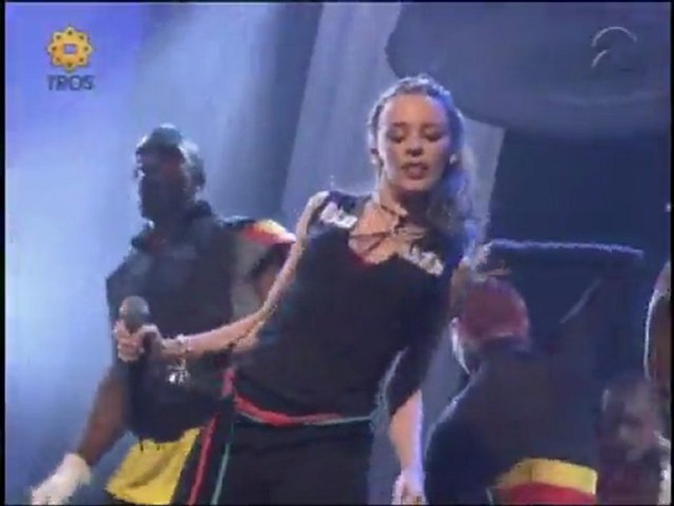 Kylie Minogue performing In Your Eyes @ holland Music Awards 2002