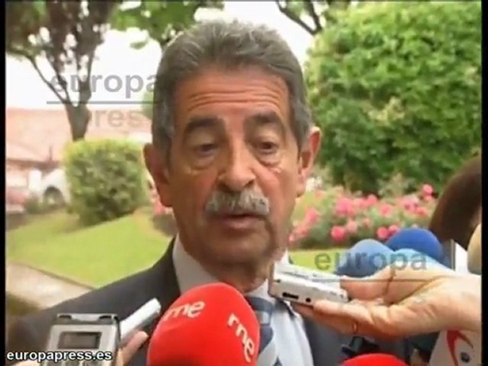 Los presidentes y candidatos autonómicos votan en sus colegi