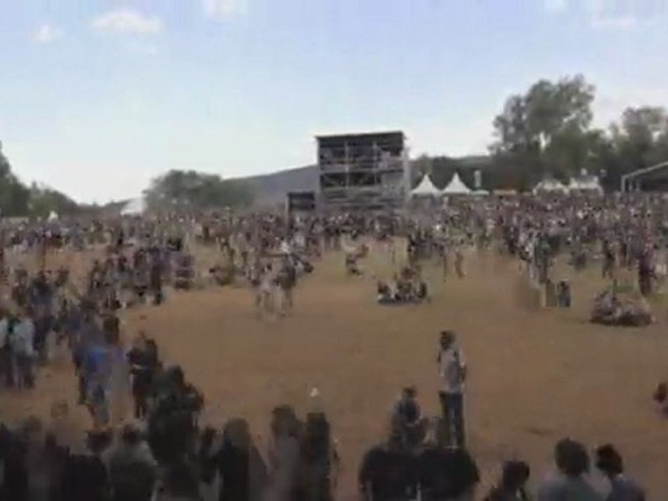 Timelapse Gaëtan Roussel eurocks 2011 dis moi encore que tu m'aimes foule public