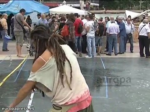 Los 'indignados' siguen en la Plaza Catalunya