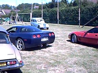 2 corvettes