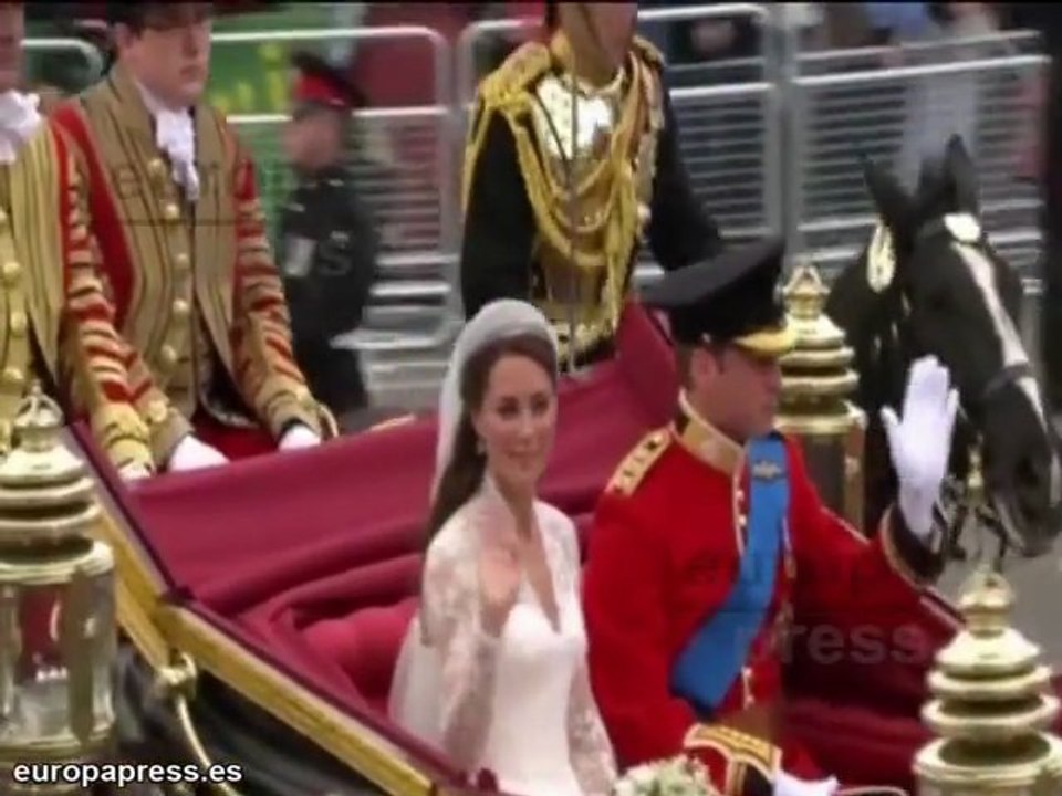 Duques de Cambrigde contnúan viajes oficiales