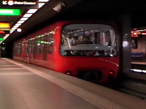 MPL85 : Départ de la station Saxe Gambetta sur la ligne D du métro de Lyon