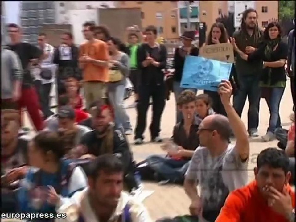 'Indignados' se concentran ante Auditorio de Barcelona