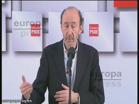 Rubalcaba acusa a Rajoy de querer podar España