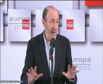 Rubalcaba acusa a Rajoy de podar el Estado de Bienestar