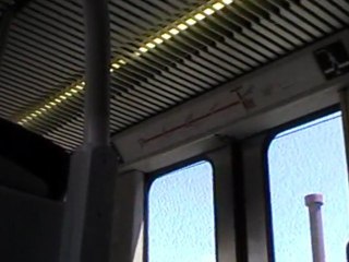 L'intérieur d'une rame MCL80 sur la ligne C du métro de Lyon