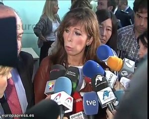 Camacho: "Revisaremos el sistema de ayudas sociales"