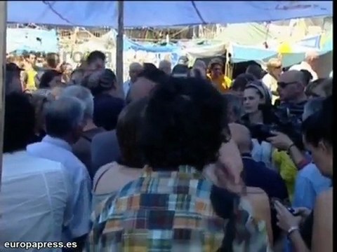 Los 'indignados' de Sol levantan el campamento
