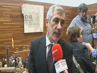 Llamazares:"PP y PSOE deben de llegar a un acuerdo"