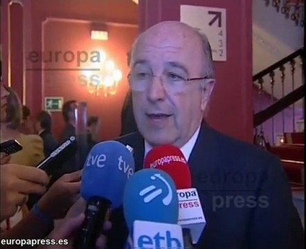 Almunia cree lógica la ayuda a Grecia