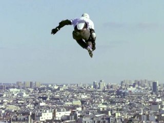 Insolite : Taig Khris fait un saut de 29m en roller au Sacré Coeur...