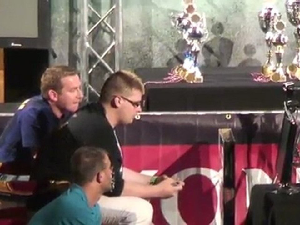 Finale PES League 2011 au stade de France  Smaïn Ouadah Champion de France sur VincennesTV.fr