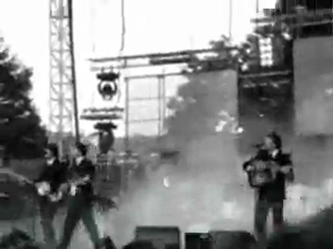 le retour des beatles !! oui oui c bien eux !! LOL !