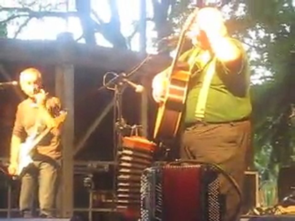 Pigalle Le bar-tabac de la rue des martyrs Vierzon 03072011