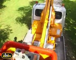 Se servir d'un camion nacelle  pour atteindre des endroits difficiles d'accès (VL 3,5 T) (sans stabilisateur intégré)